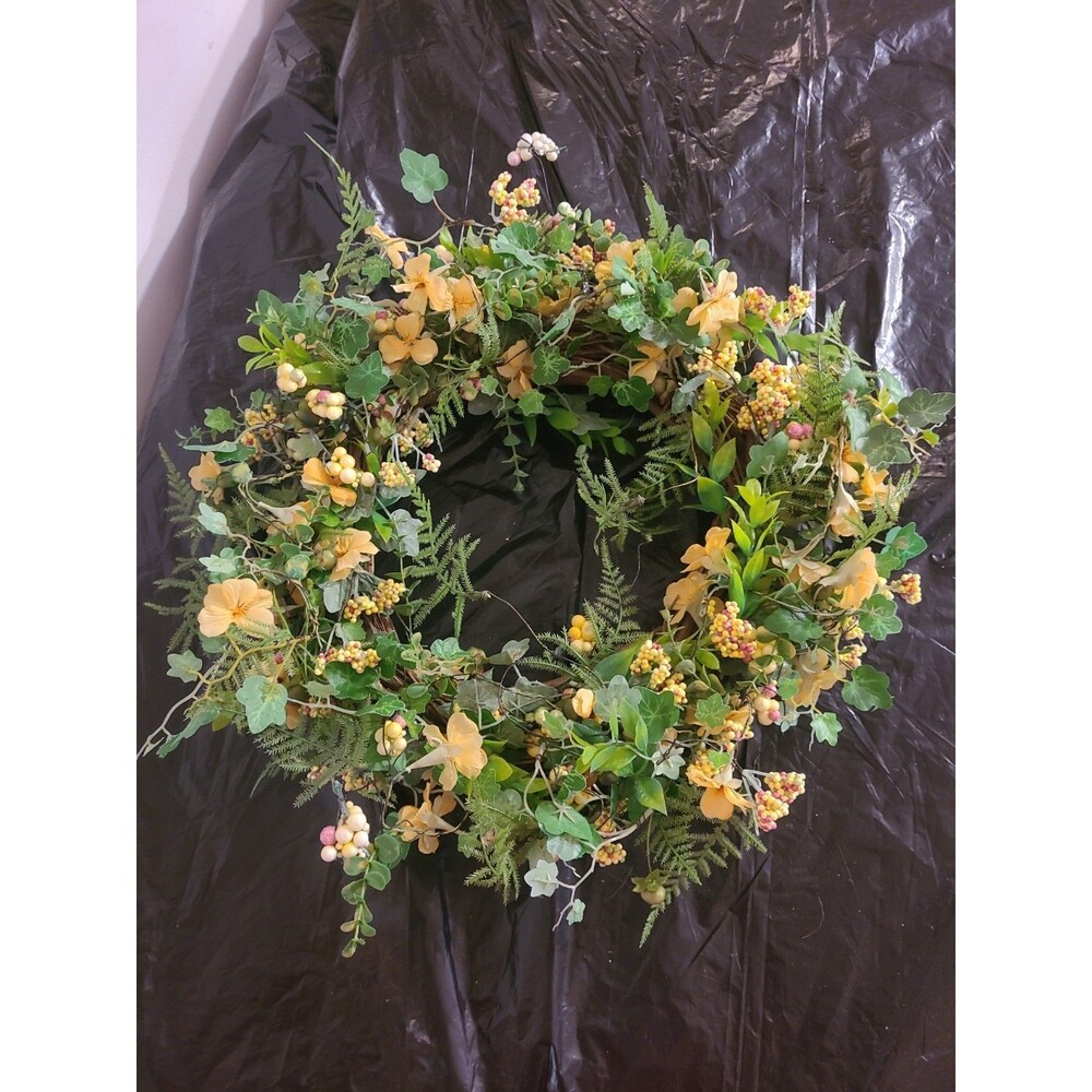 17 " Wreath Green Fern Ivy Yellow Poppy And Berries, 13" Grapevine Inside Base